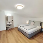 Apartament Carina's *